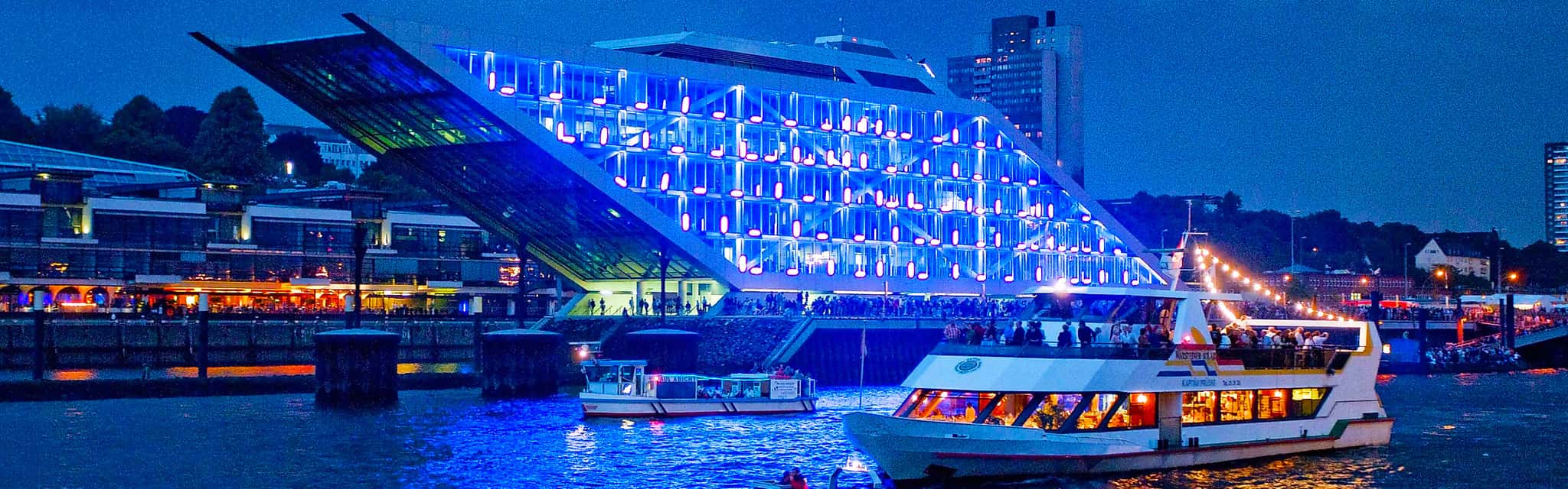 Hamburg with evening cruise