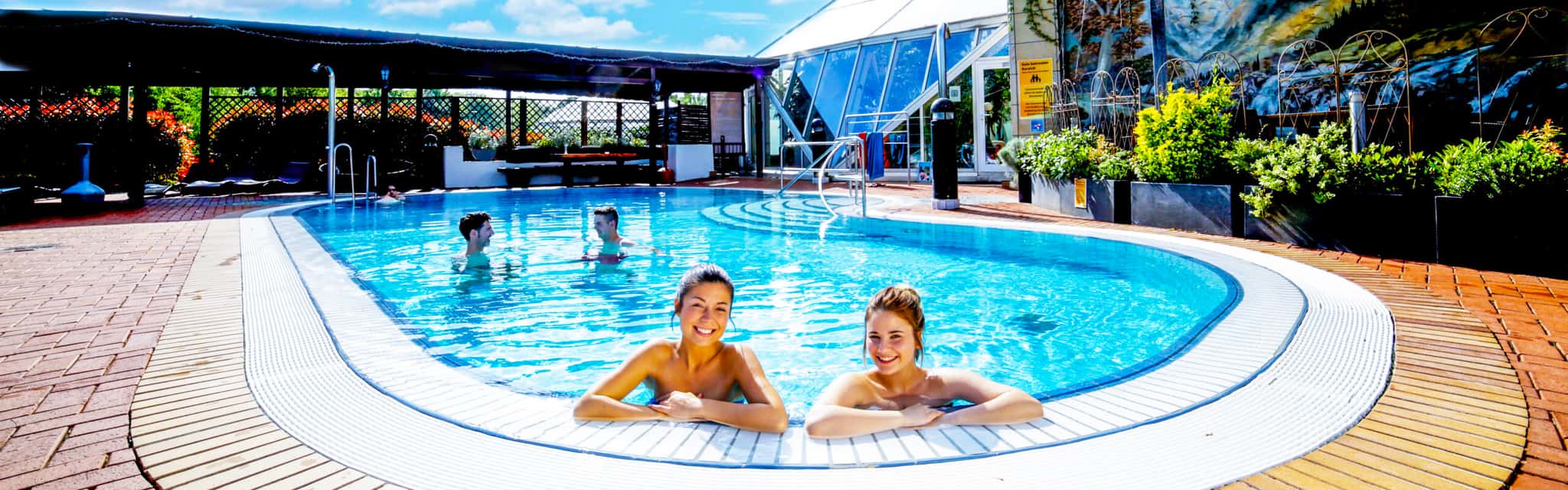 City trip to Cologne with admission to Aqualand