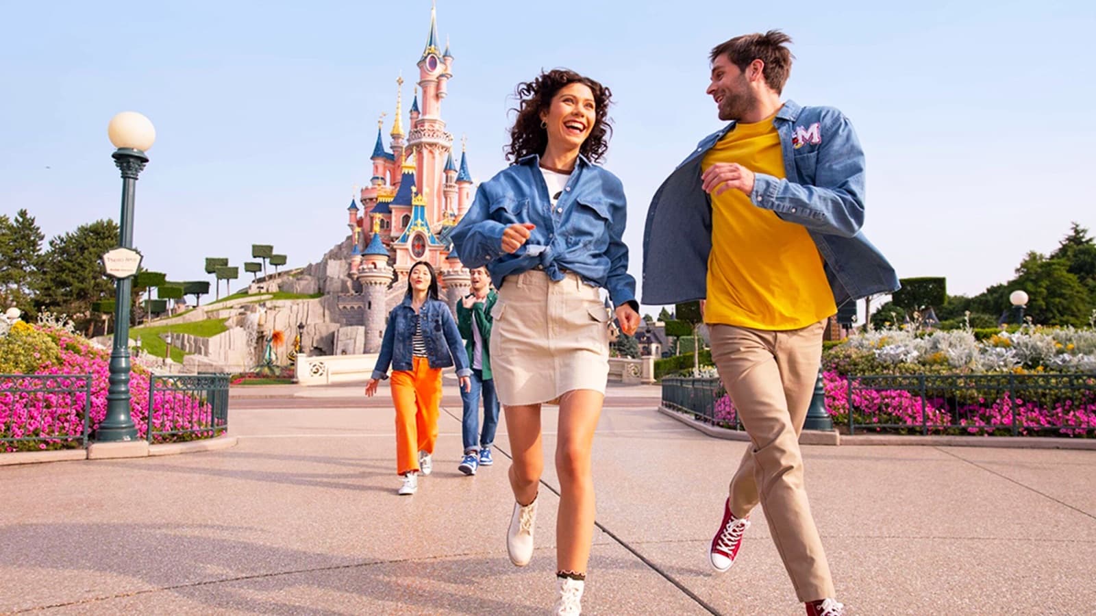 Disneyland® Paris – 1 day admission to Disneyland® Park & ​​Walt Disney Studios® with Hotel foto 1