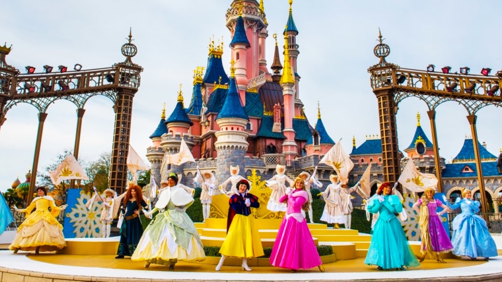 Disneyland® Paris – 1 day admission to Disneyland® Park & ​​Walt Disney Studios® with Hotel foto 2
