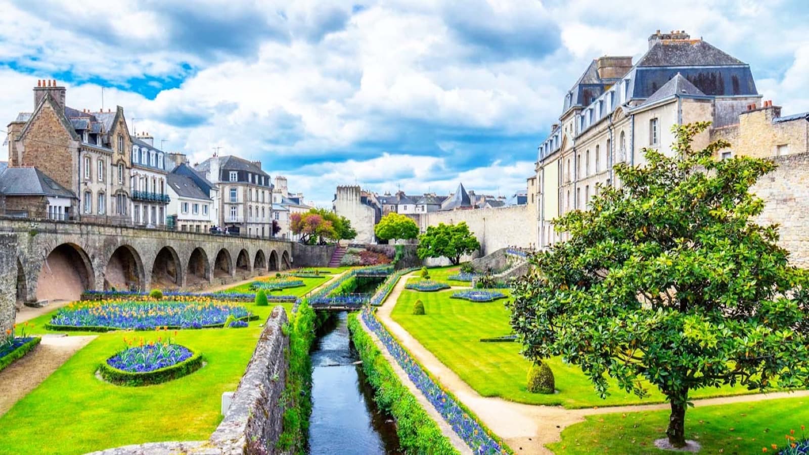 Castle experience in France | Hotel of your choice for 2 people foto 3
