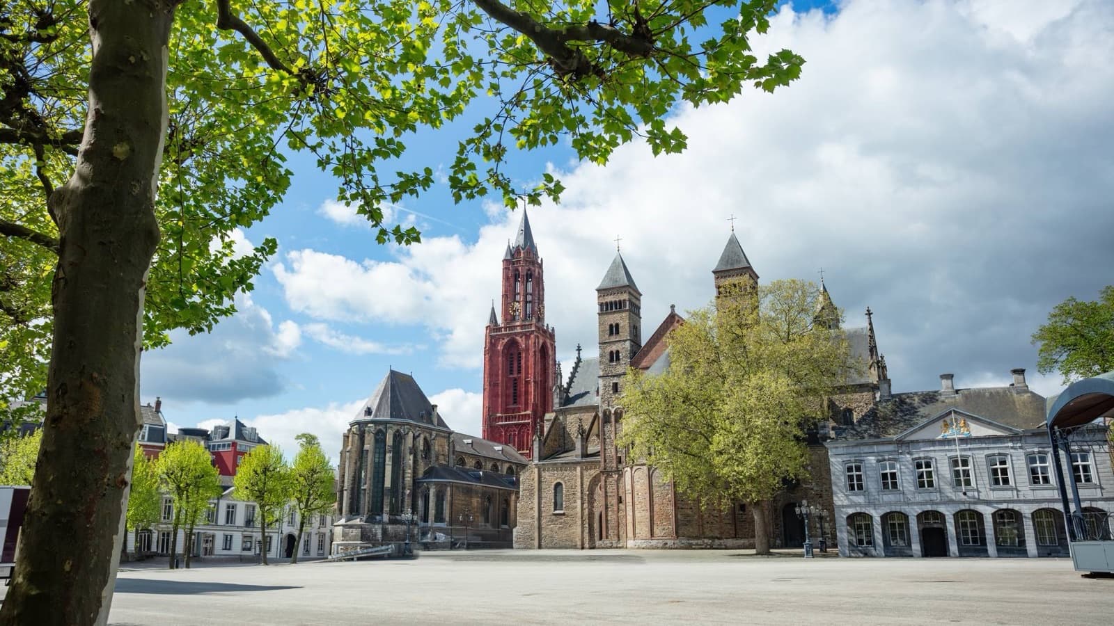 Maastricht City Trip with Pub Crawl foto 1