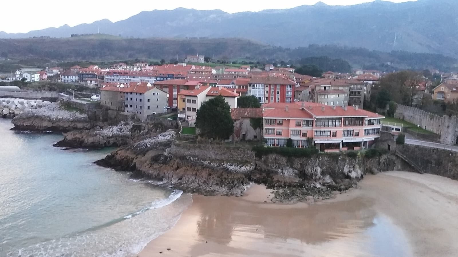 Northern Spain Family Holiday (2 adults + 2 children) foto 2